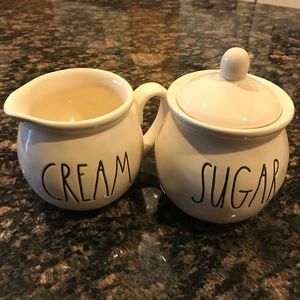 ✨Rae Dunn Cream and Sugar Set✨